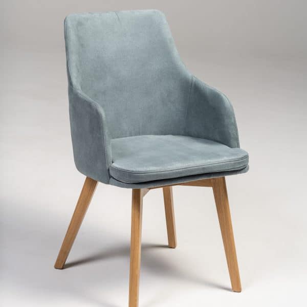 Armstuhl Larry
